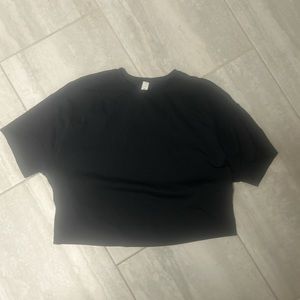 Black Lululemon crop top